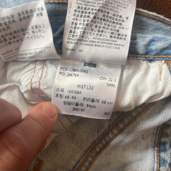 Levi’s Distressed 501 Jeans - Picture 4 of 4